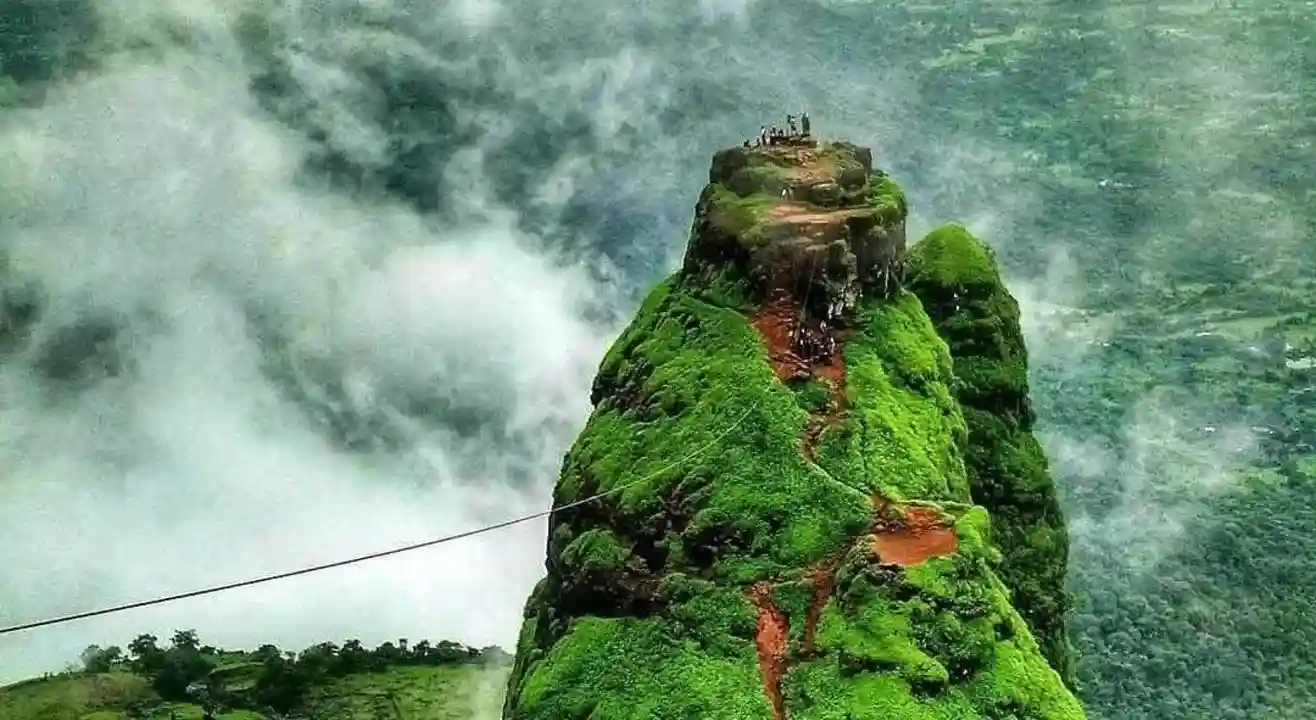 पावसाळी धुक्यातील सह्याद्री दुर्ग — पावसाळी मोहिम